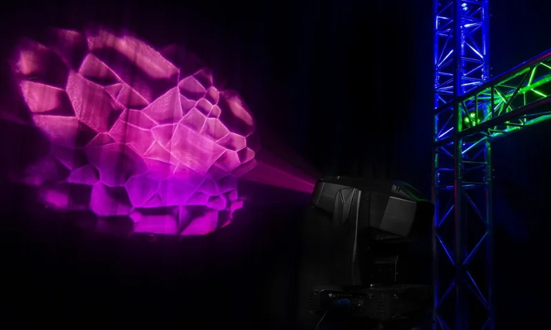BeamZ Professional Tiger 18R Moving Head Lights with Flightcase BeamZ Professional Tiger 18R Moving Head Lights with Flightcase