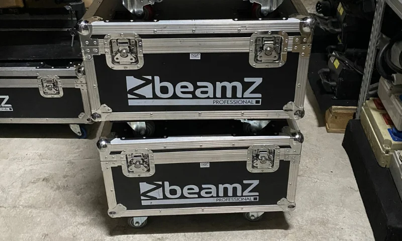BeamZ Professional Tiger 18R Moving Head Lights with Flightcase BeamZ Professional Tiger 18R Moving Head Lights with Flightcase