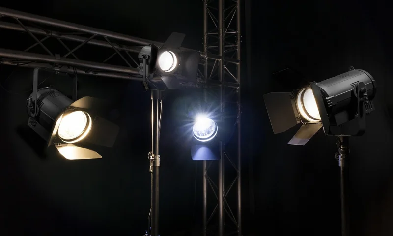BeamZ BTF50Z Mini Fresnel COB LED Theatre Spot Light – White BeamZ BTF50Z Mini Fresnel COB LED Theatre Spot Light – White
